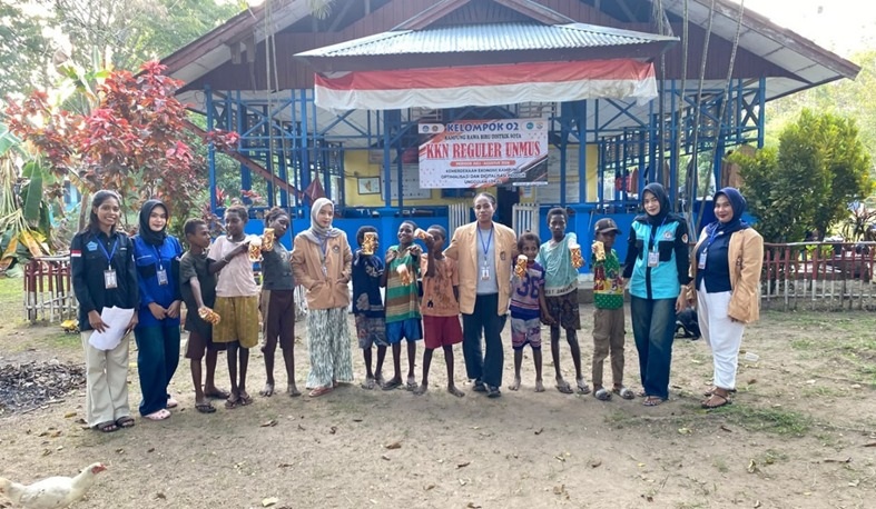 Edukasi Pentingnya Menabung Sejak Dini Melalui Pembuatan Celengan Edukatif Bagi Anak-anak di Kampung Rawa Biru oleh Margaretha Jeli Wambon