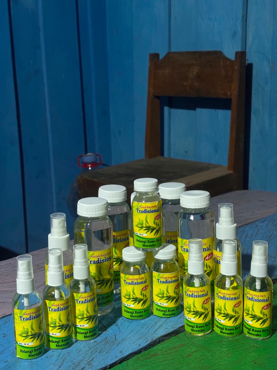 Koleksi Botol Minyak Kayu Putih