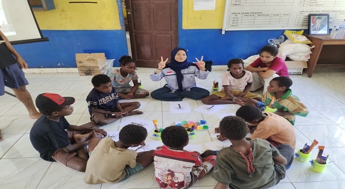 Kreasi Pohon Kenangan melalui Cap Jari/tangan sebagai Media Pengembangan Motorik Halus, Kreativitas, dan Kepercayaan Diri Anak SD/PAUD oleh Nur Syilla Ajeng Hermawanti